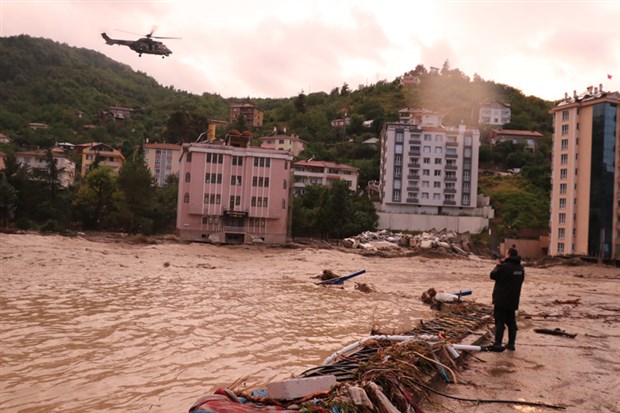 Meteoroloji'den Karadeniz için sağanak yağmur uyarısı